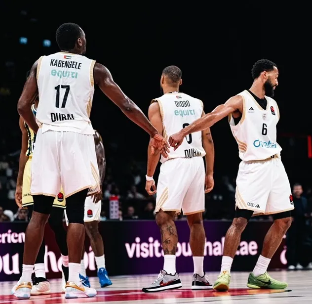 Varios jugadores del equipo dubaití en la Supercopa