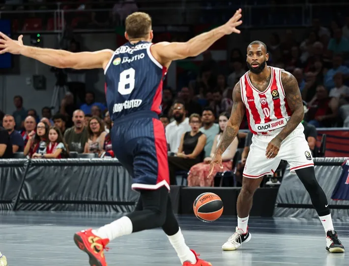 El Olympiacos no dio opción al Baskonia a partir del segundo cuarto (89-106)