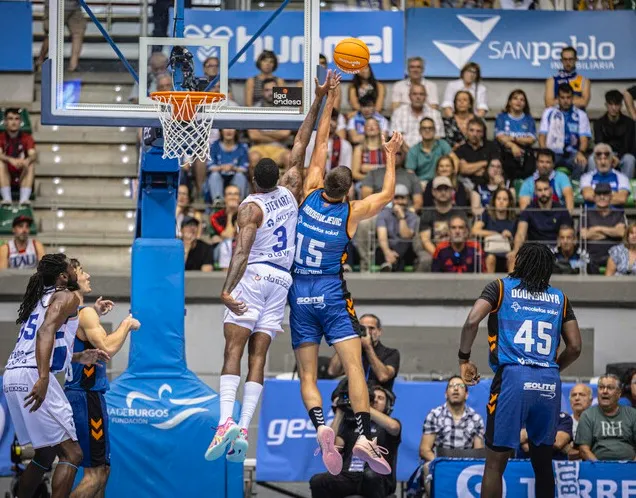 Ganaron el Baskonia, el Casademont Zaragoza, el Girona y el Breogán en el estreno