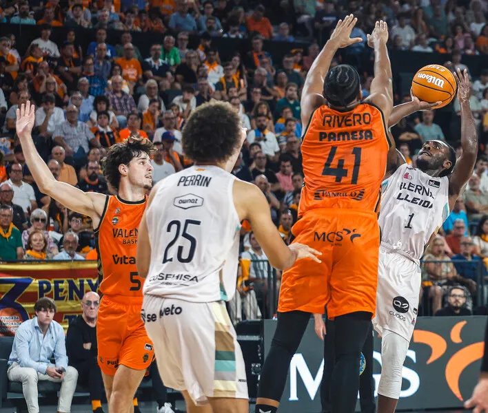 El nuevo Ilerna Lleida se presenta en sociedad dando la sorpresa en Valencia (100-105)