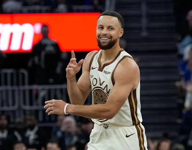 Stephen Curry, primer jugador en pasar de 600 millones en ganancias en la historia mientras Duren rechaza una ampliación de 200