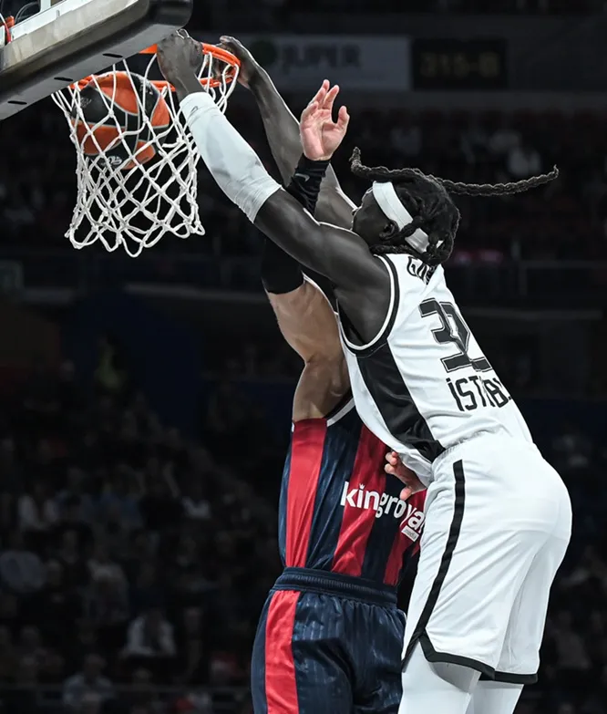 El Baskonia nunca tuvo el control del partido ante el Besiktas (84-92)