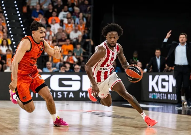 Debacle del Valencia Basket, que se puso 28 arriba y perdió en la prórroga contra el Olympiacos
