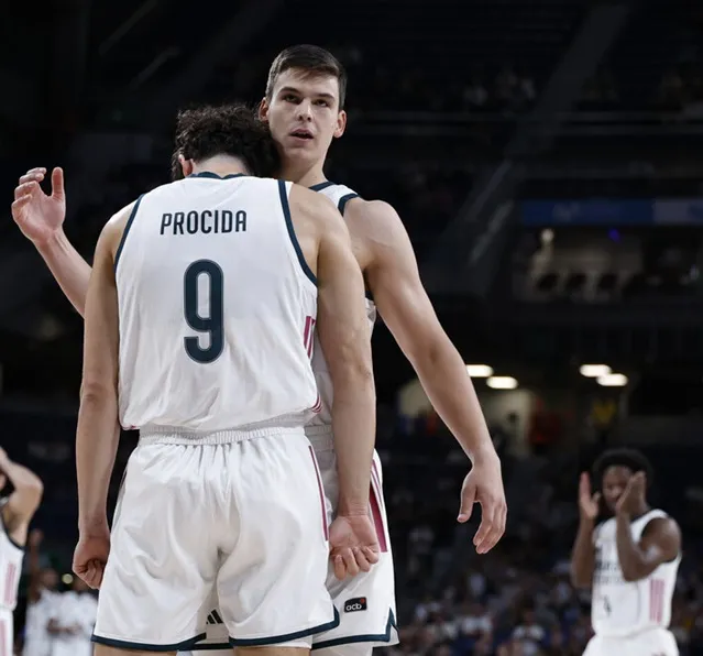 El Real Madrid brilla por fin a domicilio con dos grandes cuartos que deshicieron al Armani Milán (89-98)