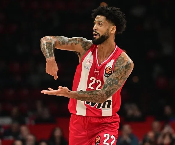 El Olympiacos aparta a Dorsey tras sus quejas; Lonnie Walker, anunciado por el Besiktas