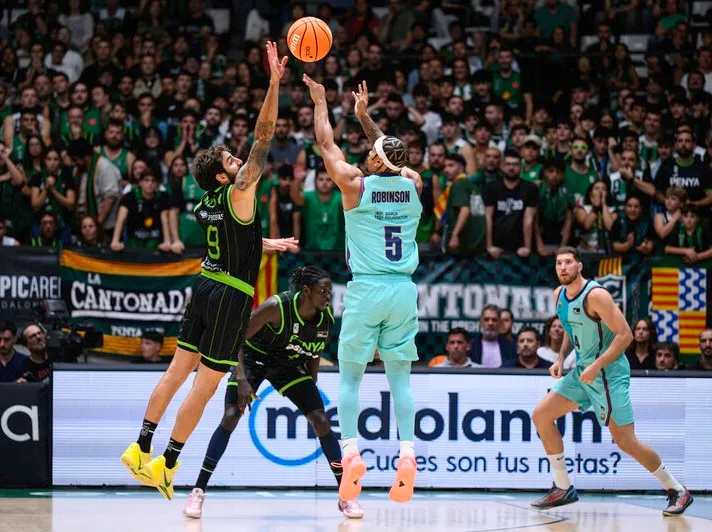 El Joventut saca pecho ante un triste Barcelona (113-89)