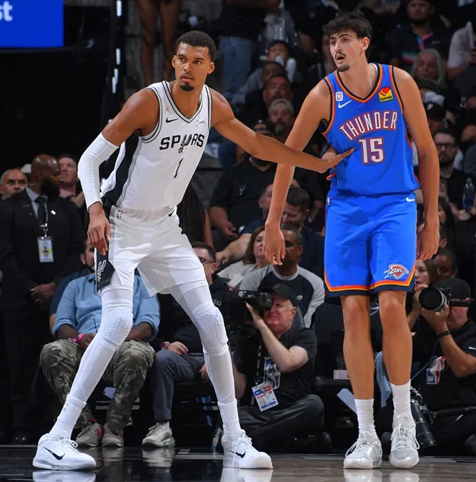 Aday Mara debutó con victoria y un tapón a Wembanyama para el recuerdo; los nuevos Sixers se estrenaron con triunfo ante los Knicks